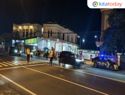 Polsek Ngantru Laksanakan Gatur Lalin dan PAM Sholat Tarawih di Masjid Al Ishlah